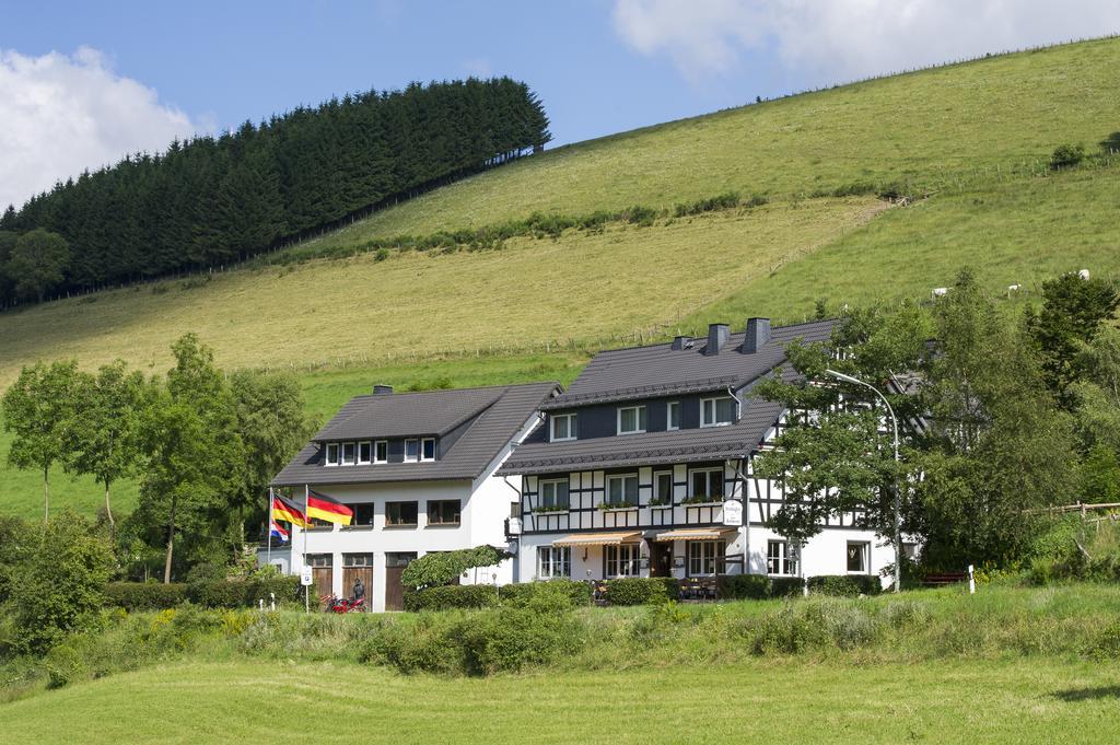 Landhaus Zum Sorpetal Hotel Schmallenberg Exterior photo